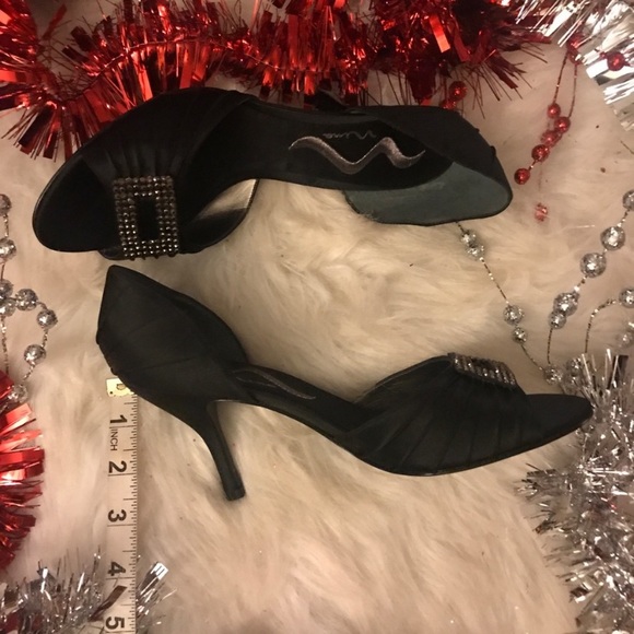 💥NEW LISTING💥 Nina Zirconia Satin Heel - Picture 8 of 8